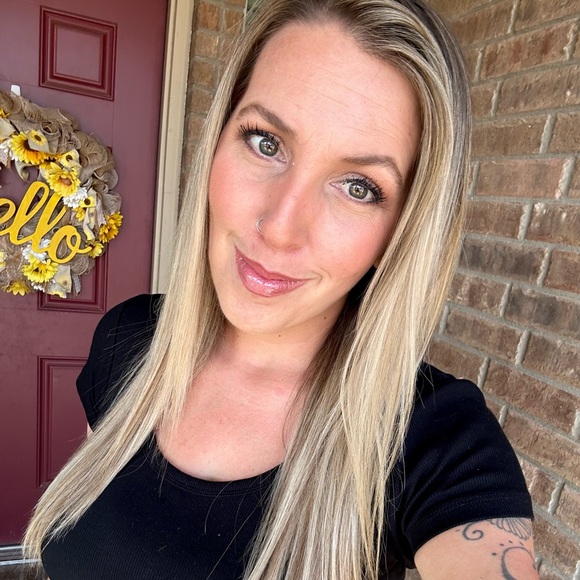 Meet your posher Jessica - Picture 5 of 16